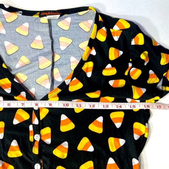 Grumpy & Gorgeous - BITE ME Candy Corn Short Bottom Onesie w/ Butt Flap 🍭🎃 - Picture 5 of 14